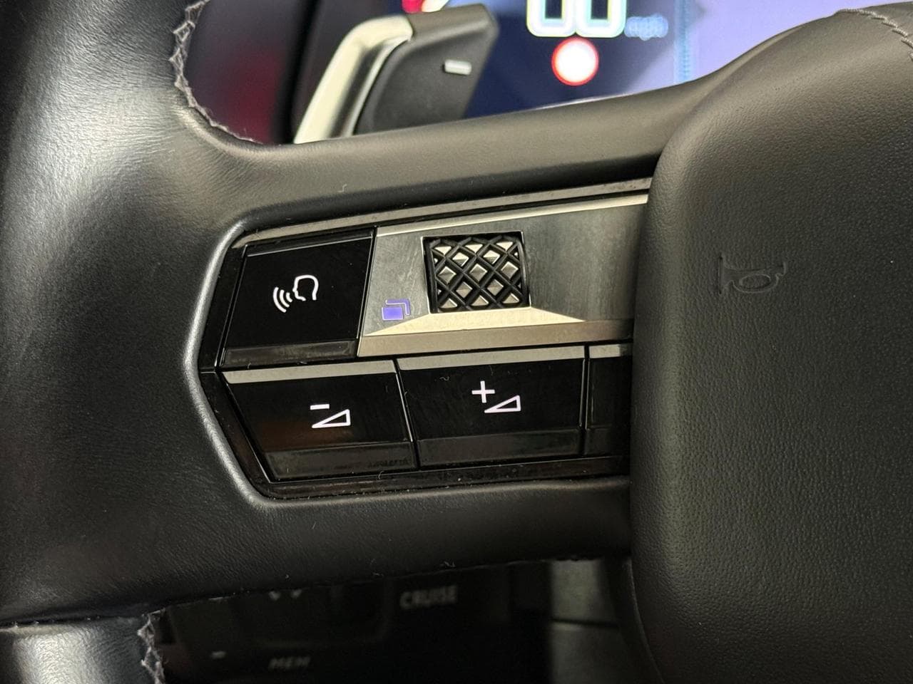 DS 7 Crossback thumbnail Misc Controls