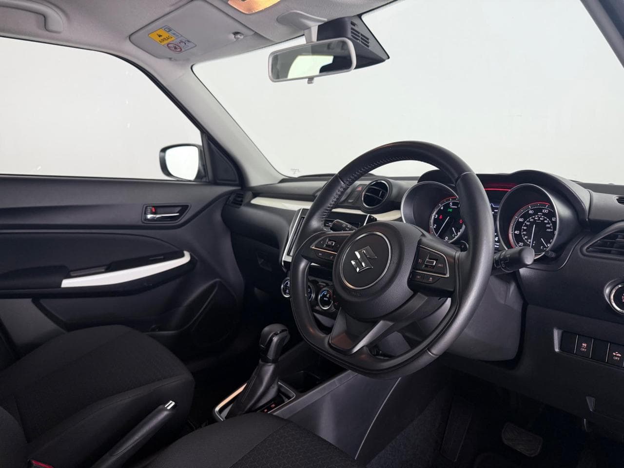 SUZUKI Swift thumbnail Interior Front