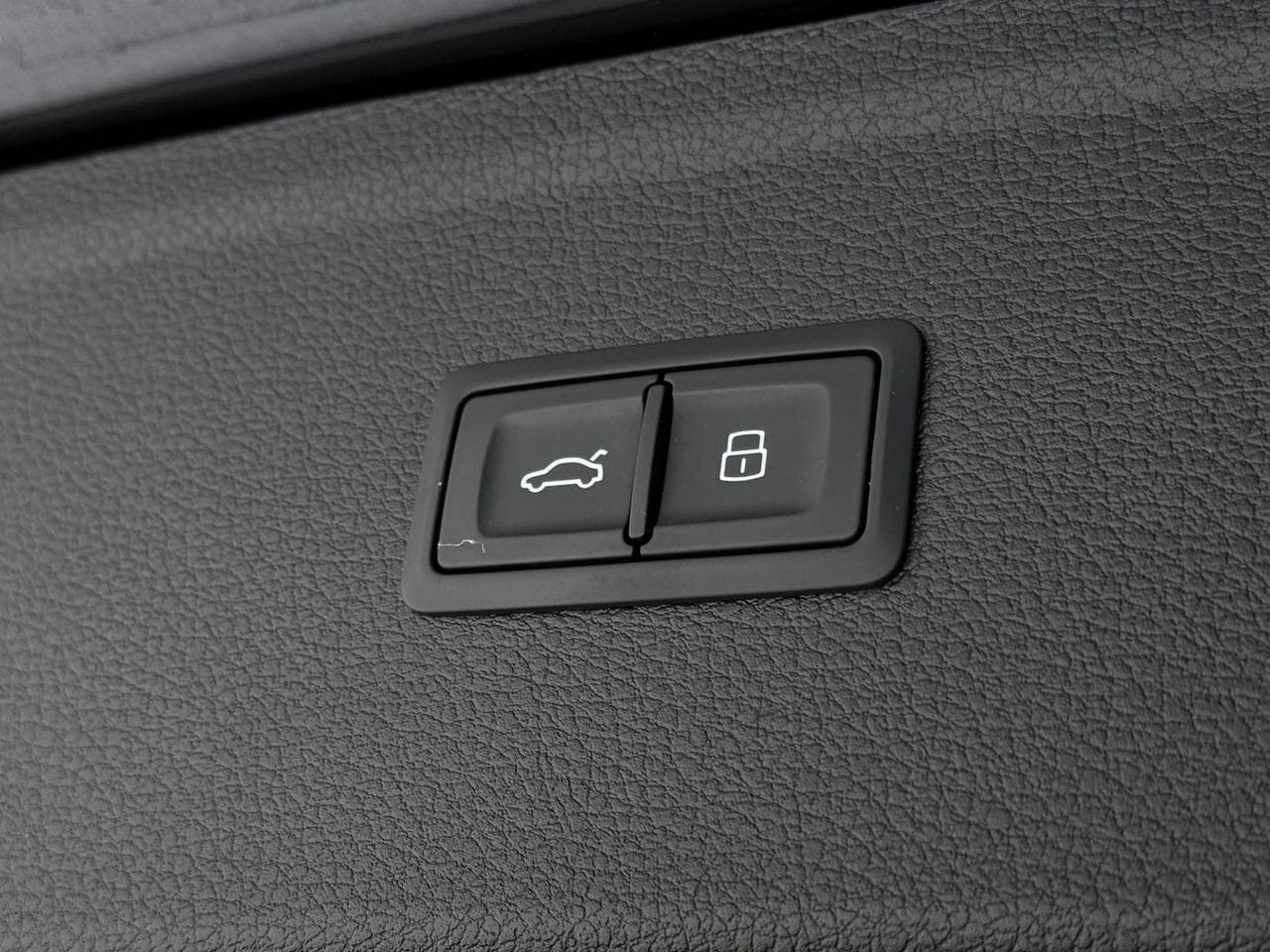 AUDI Q5 thumbnail Misc Controls