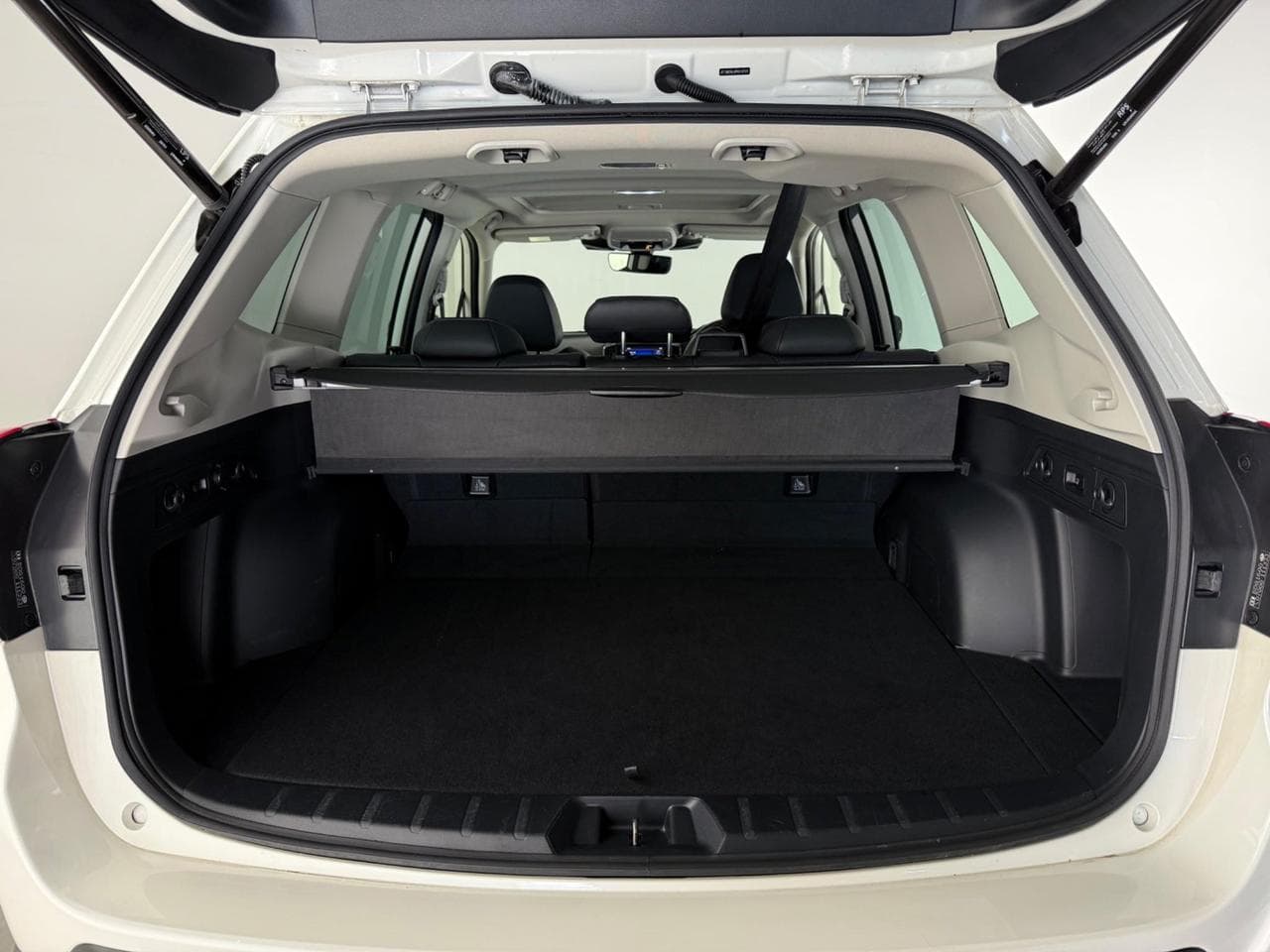 SUBARU Forester thumbnail Boot