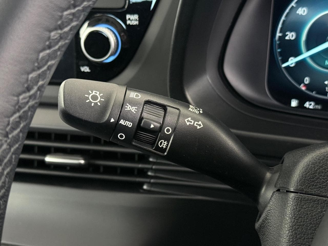 HYUNDAI i20 thumbnail Misc Controls