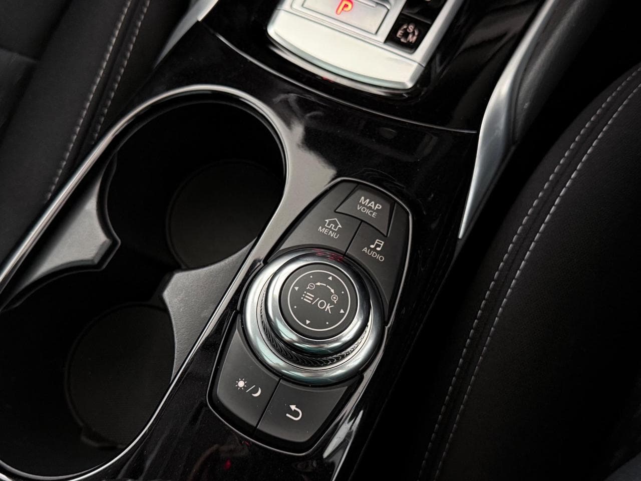 INFINITI Q30 thumbnail Misc Controls