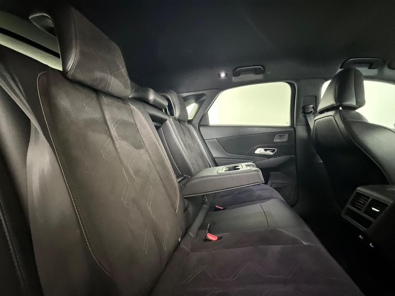 DS 7 Crossback thumbnail Seats Rear