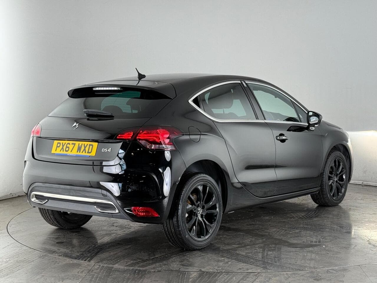 DS 4 thumbnail Rear Right