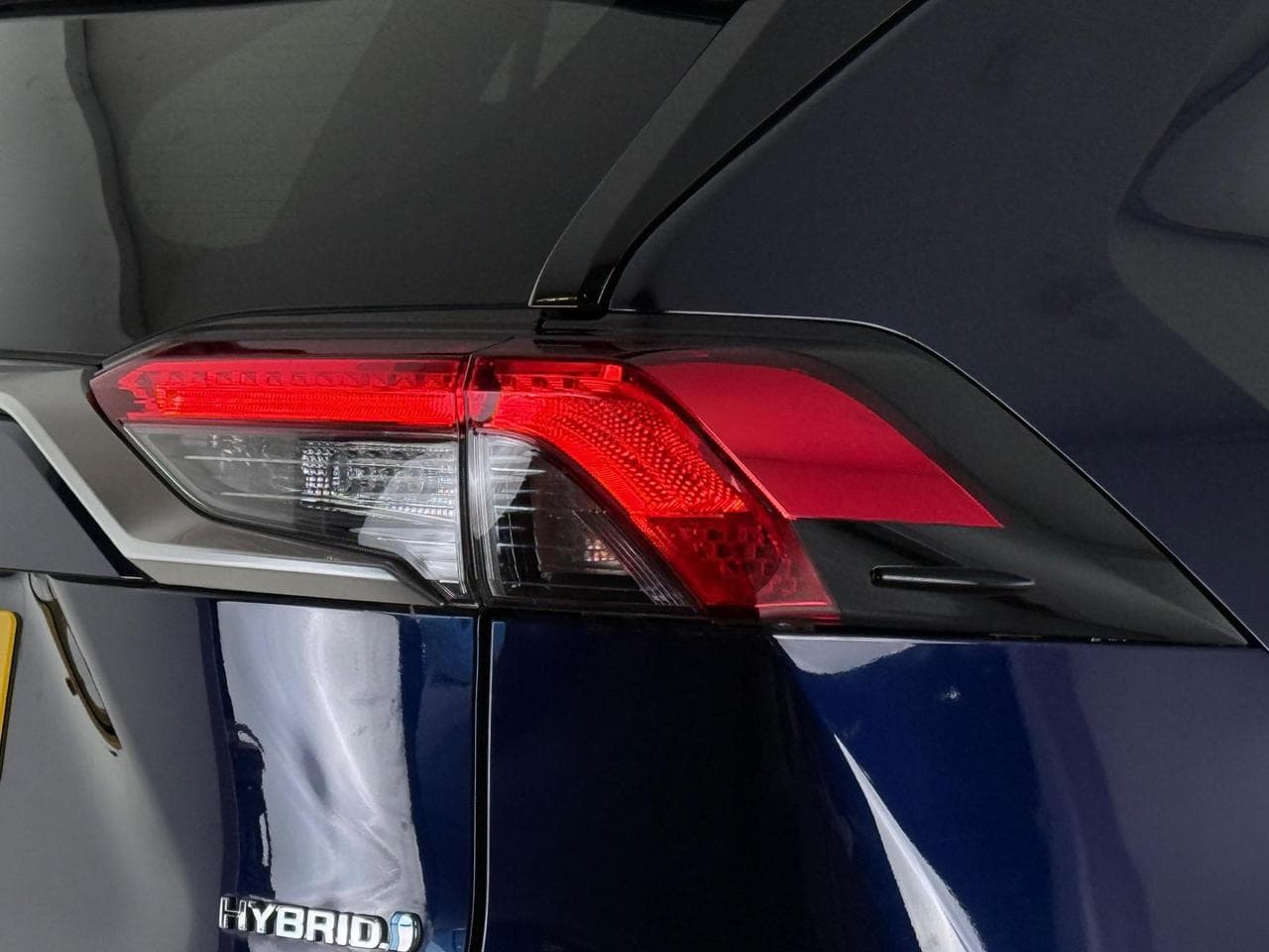 TOYOTA RAV4 thumbnail Lights Rear