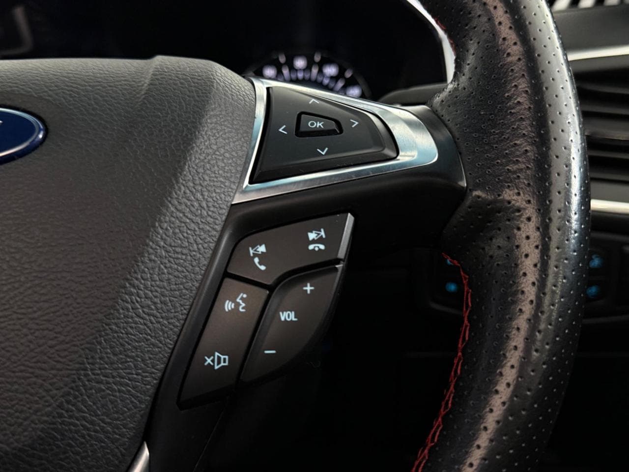 Ford Edge thumbnail Misc Controls
