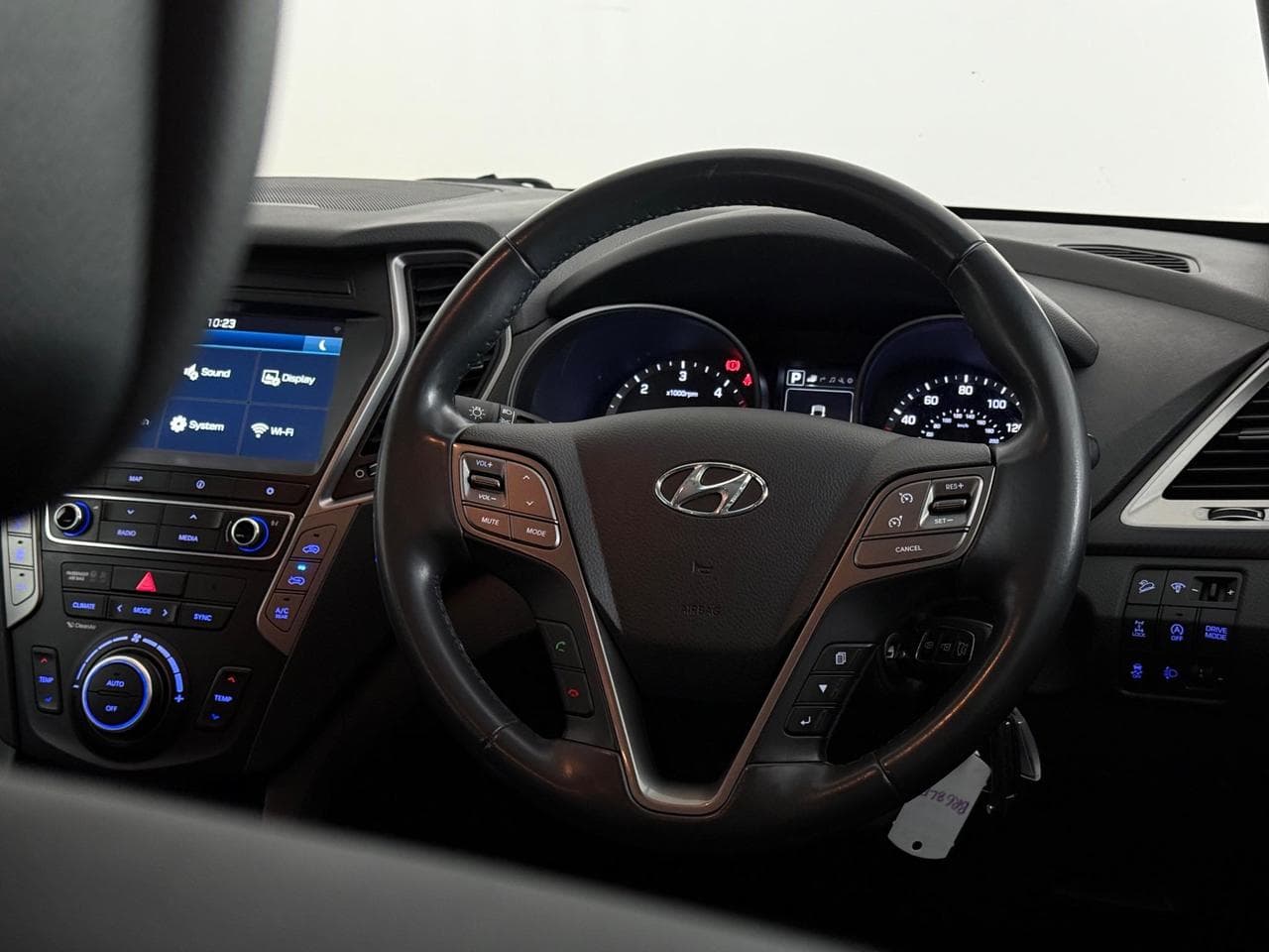 HYUNDAI Santa Fe thumbnail Steering Wheel