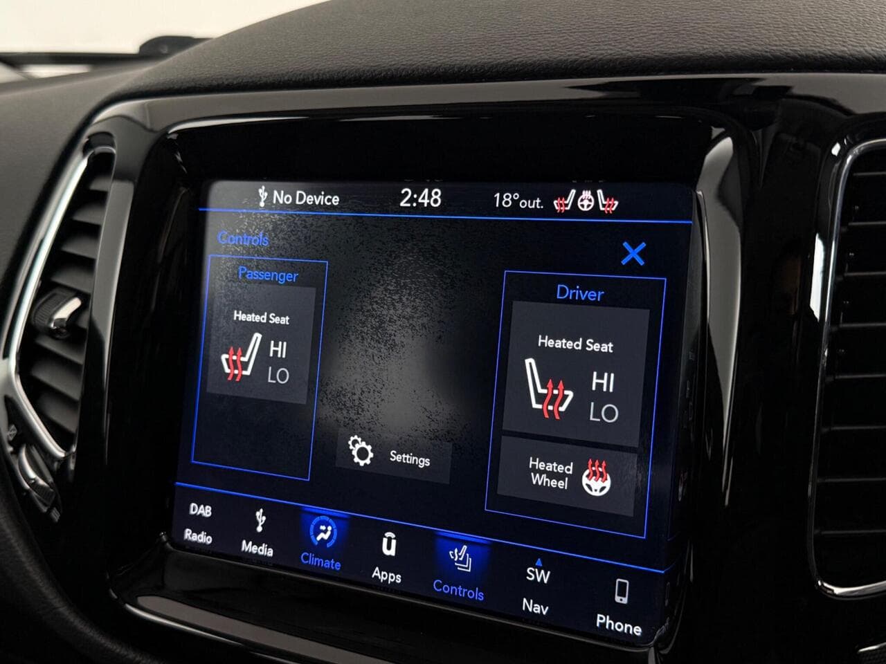 JEEP Compass thumbnail Infotainment System