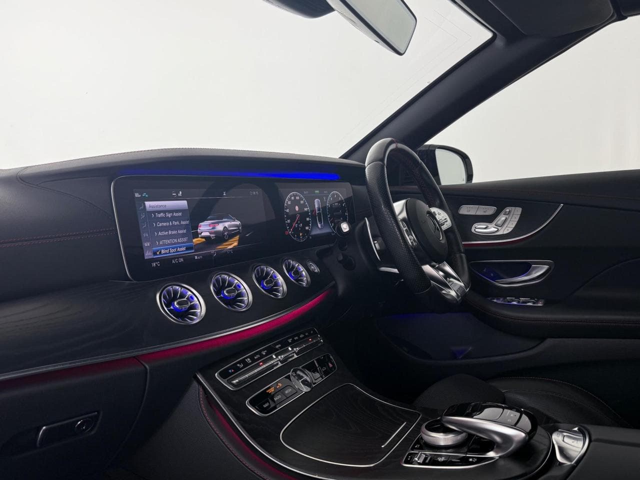 MERCEDES-BENZ E-Class thumbnail Interior Front
