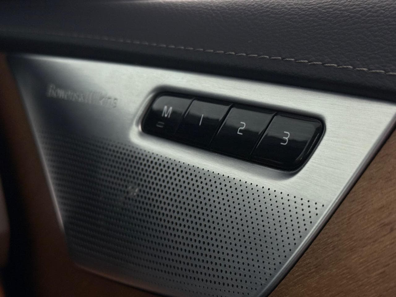 VOLVO XC90 thumbnail Misc Controls