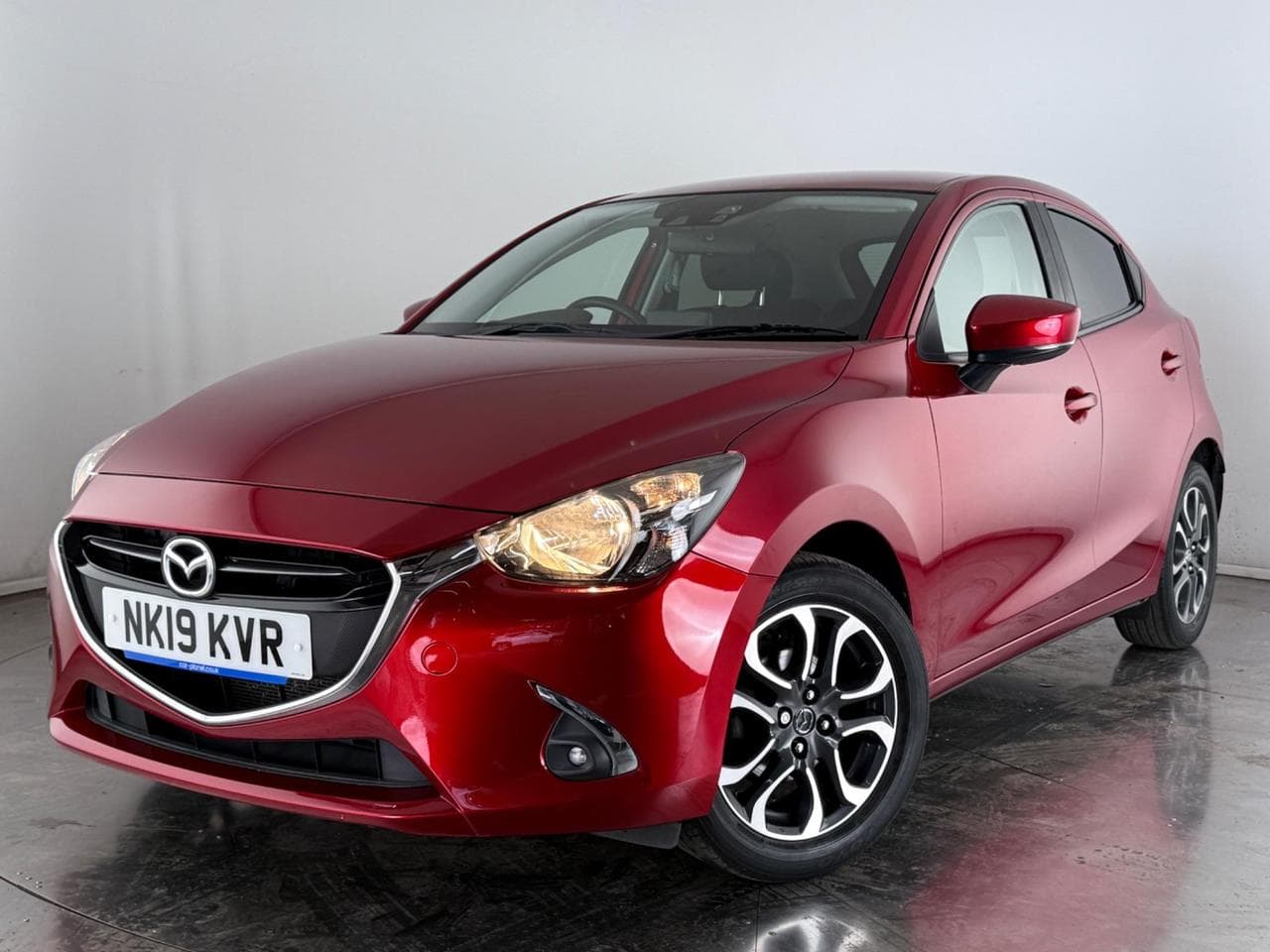 MAZDA 2 thumbnail Front Left