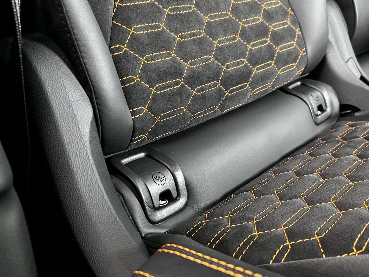 LAMBORGHINI Urus thumbnail Inconclusive