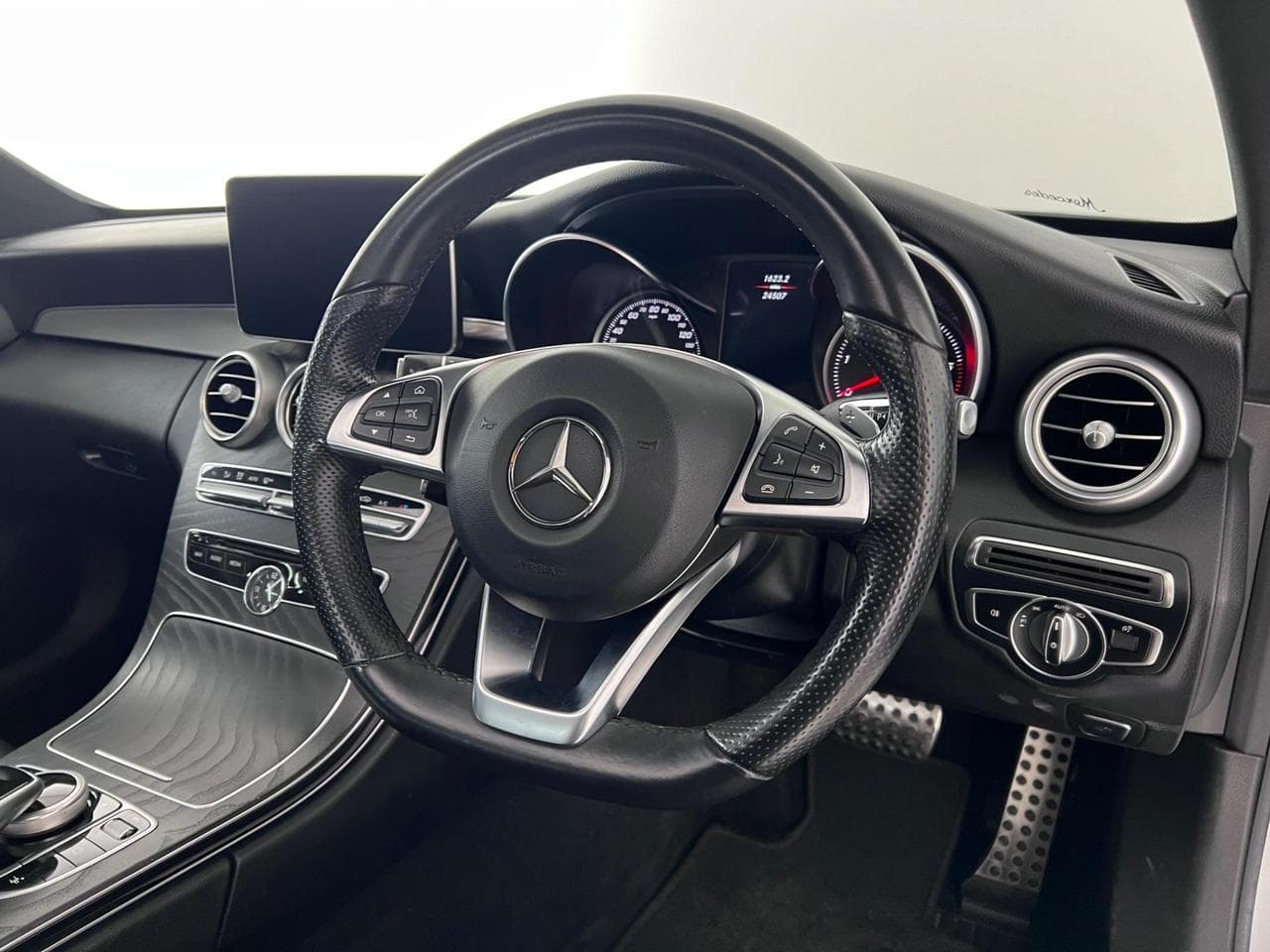 MERCEDES-BENZ C-Class thumbnail Steering Wheel