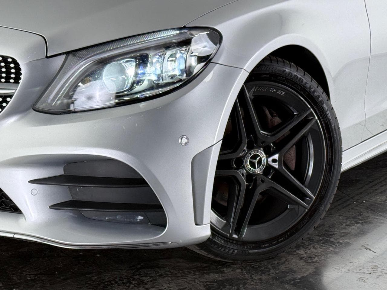 MERCEDES-BENZ C-Class thumbnail Lights Front
