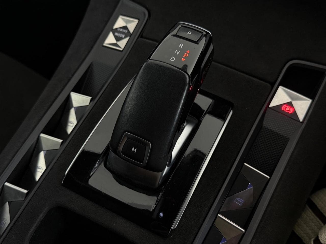 DS 7 Crossback thumbnail Misc Controls