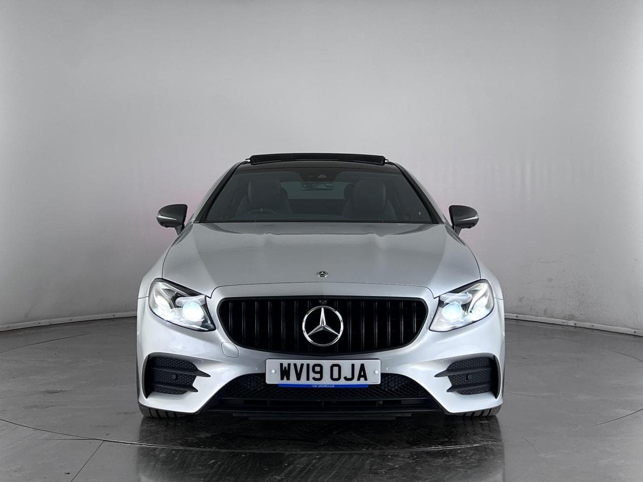 MERCEDES-BENZ E-Class thumbnail Front