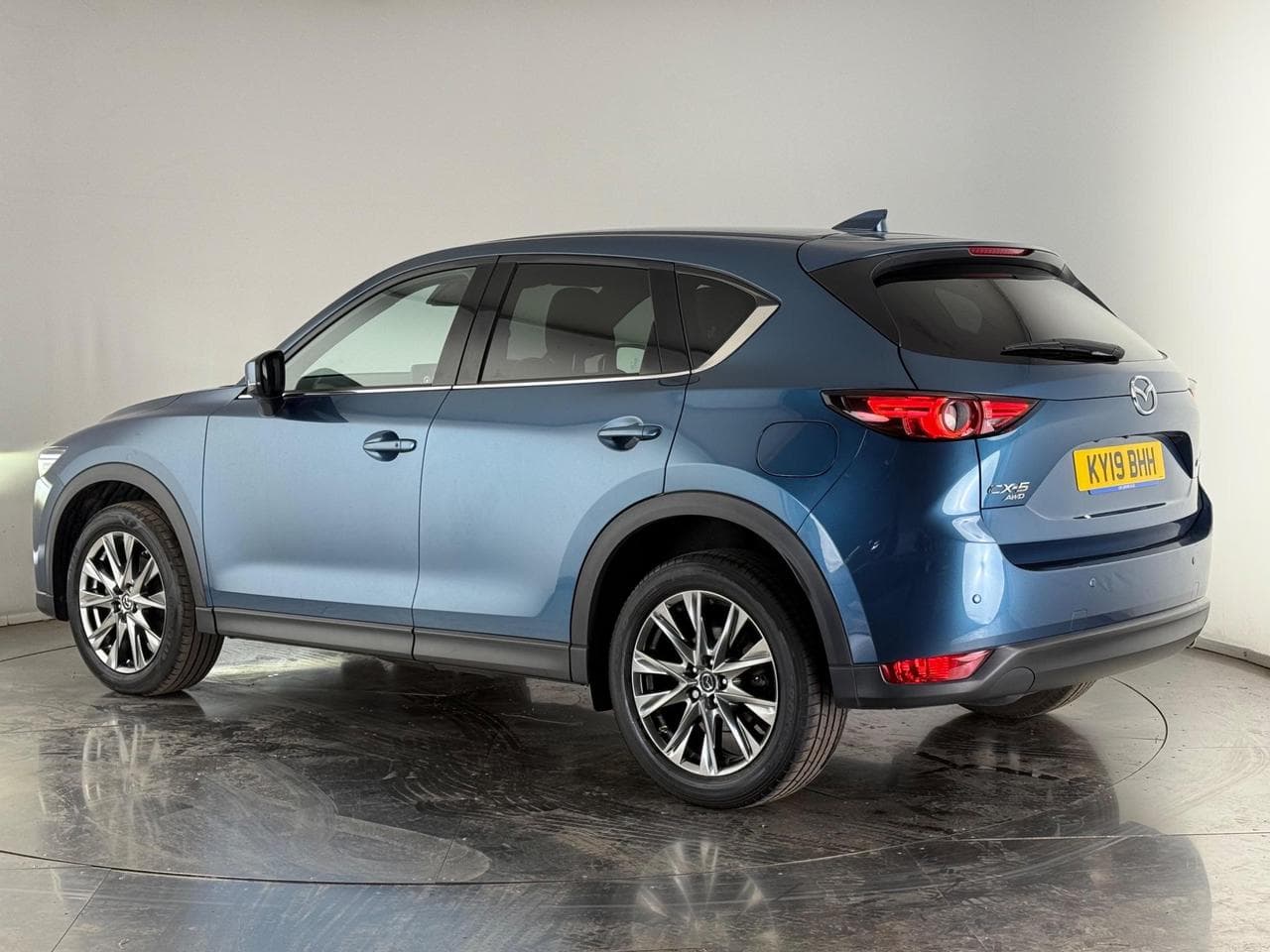 MAZDA CX-5 thumbnail Rear Left