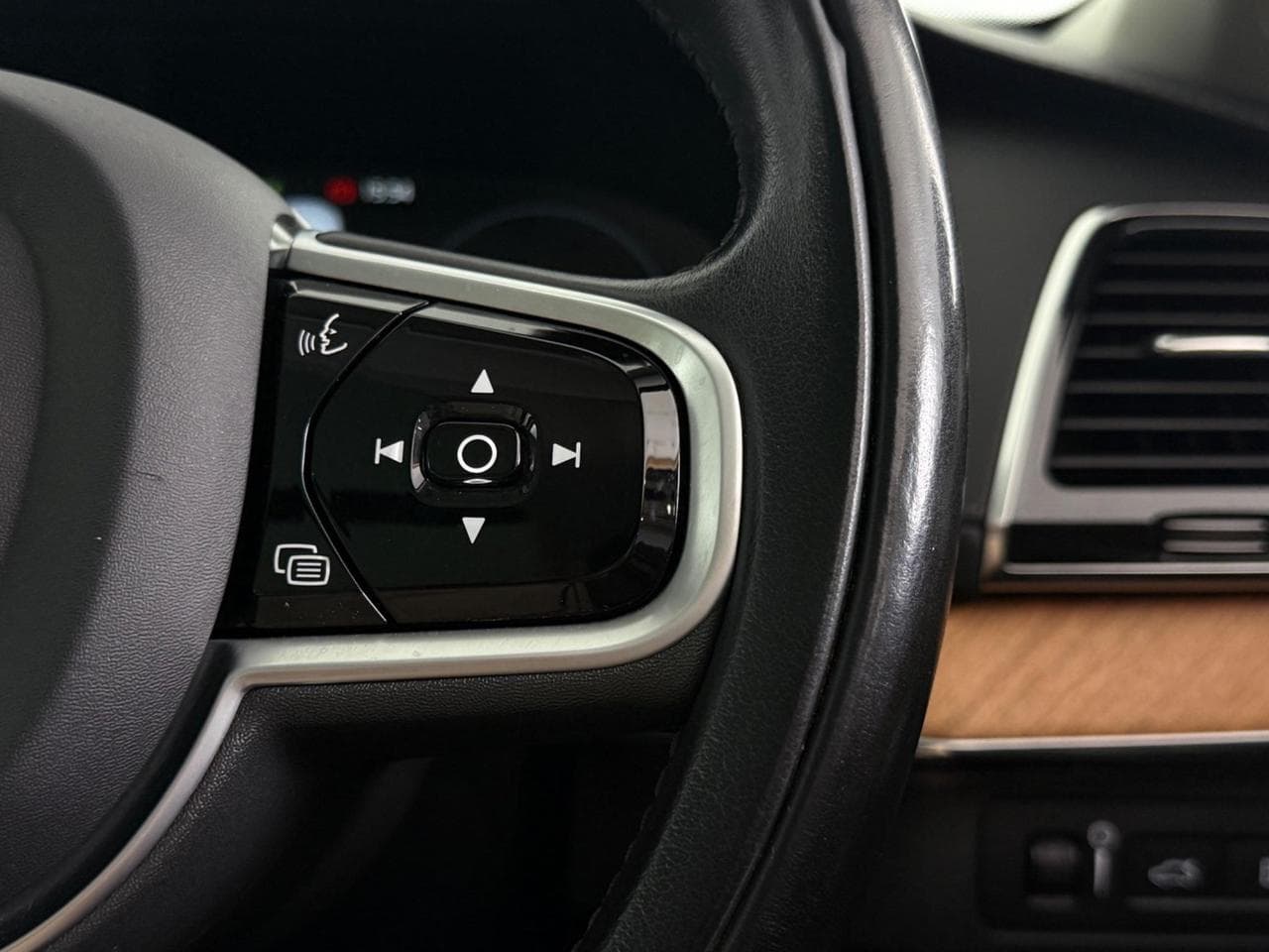 VOLVO XC90 thumbnail Misc Controls