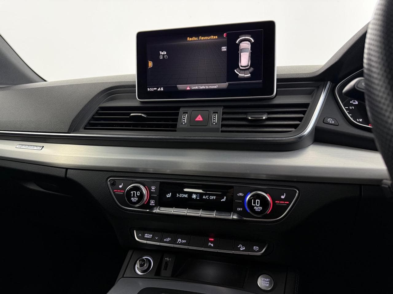 AUDI Q5 thumbnail Infotainment System