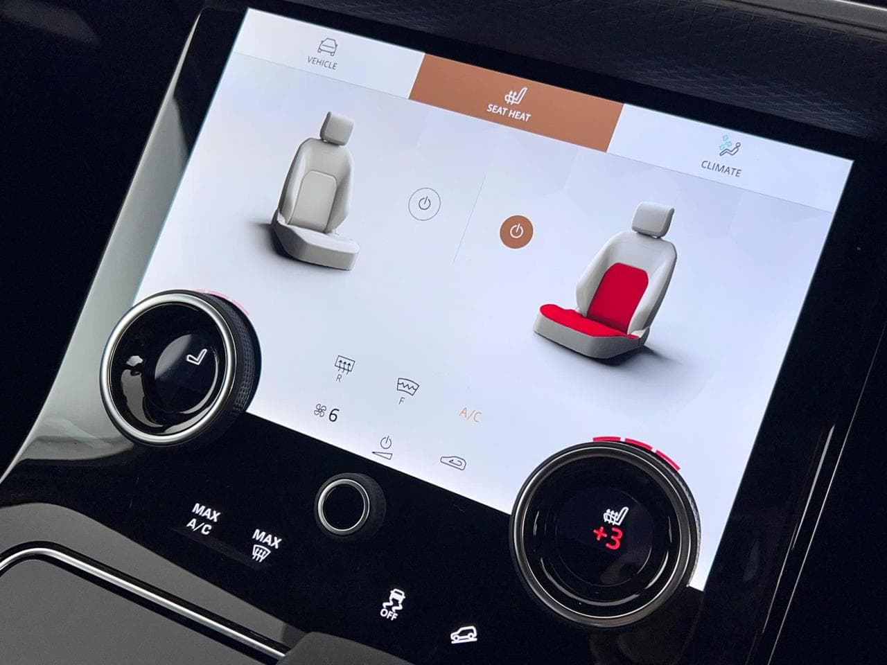 LAND ROVER RANGE ROVER VELAR thumbnail Infotainment System