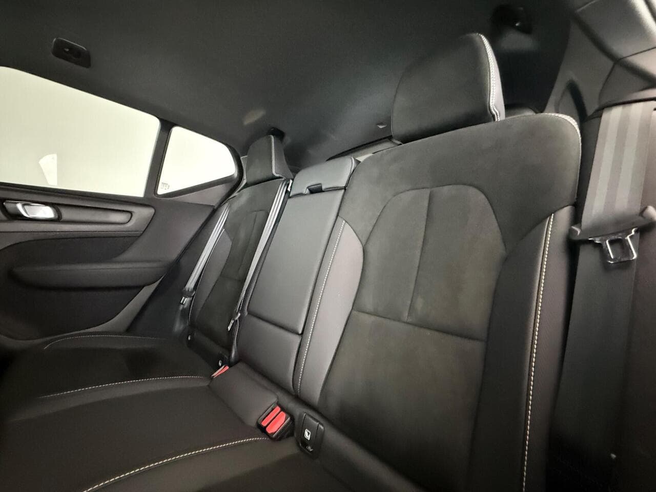 VOLVO XC40 thumbnail Seats Rear