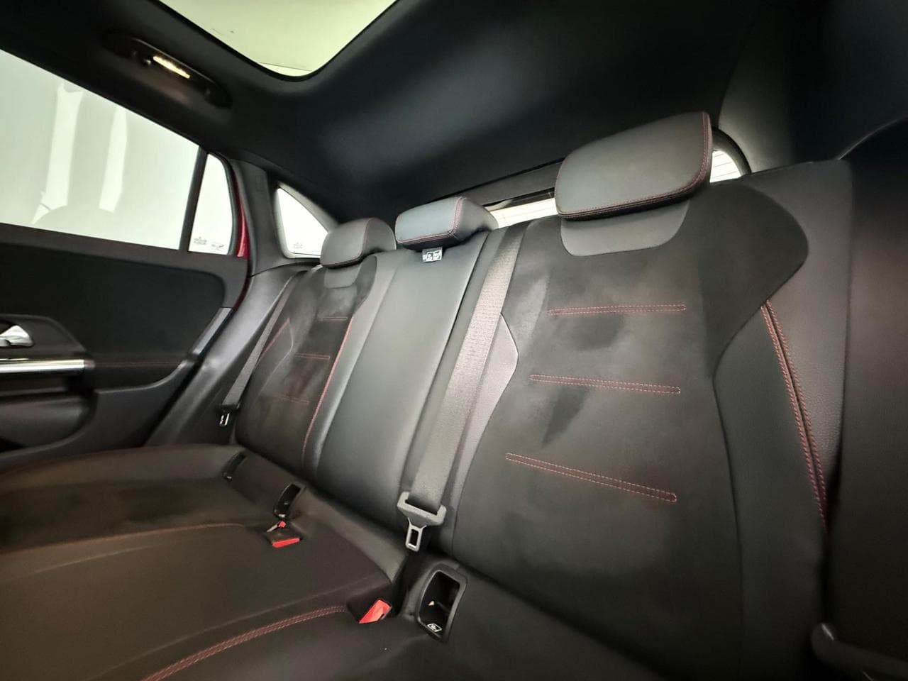 MERCEDES-BENZ GLA thumbnail Seats Rear