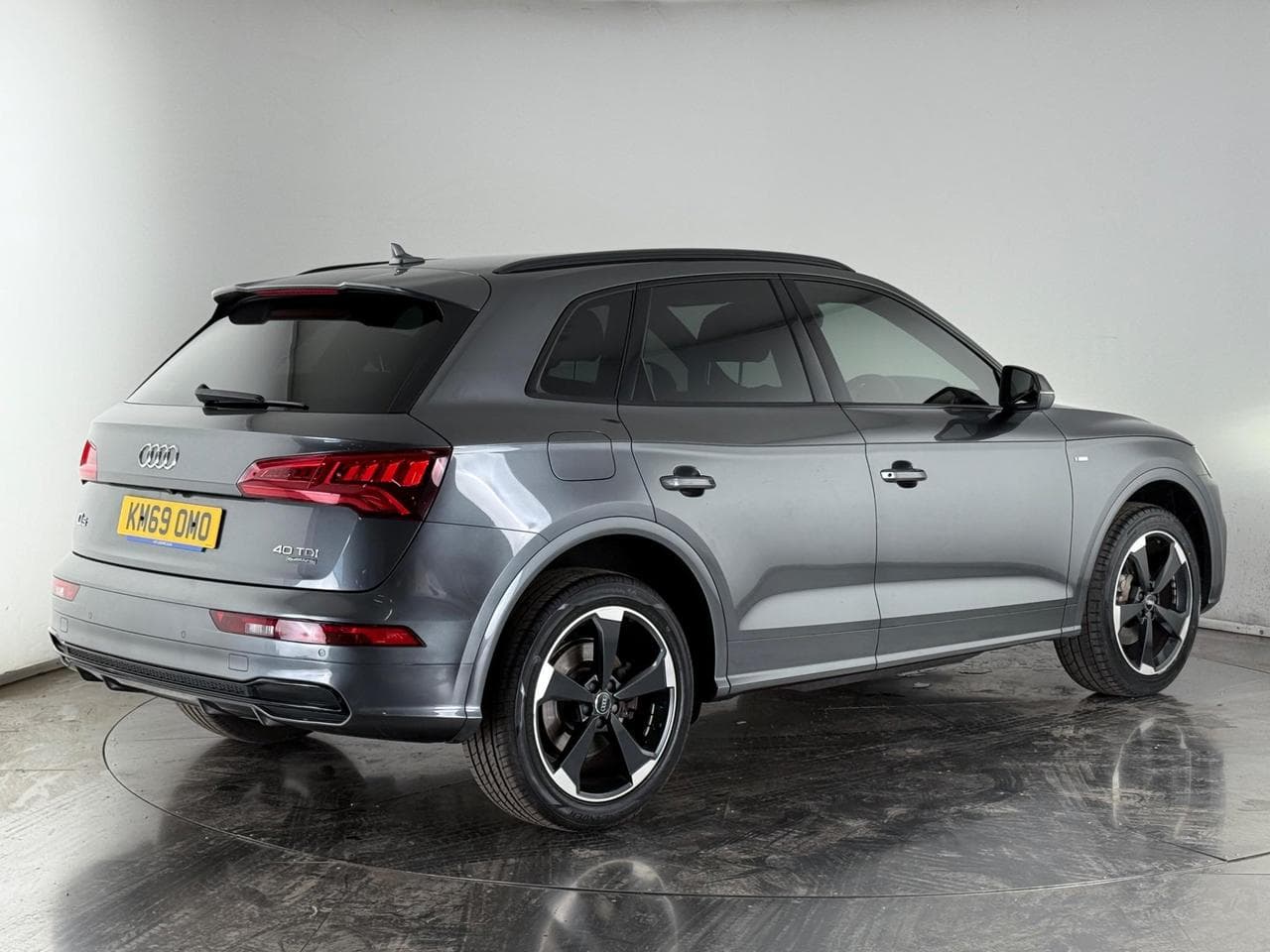 AUDI Q5 thumbnail Rear Right