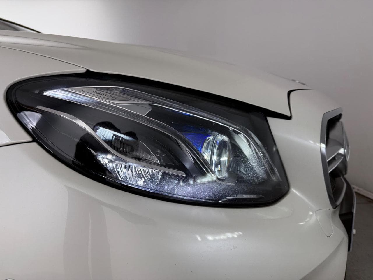 MERCEDES-BENZ E-Class thumbnail Lights Front