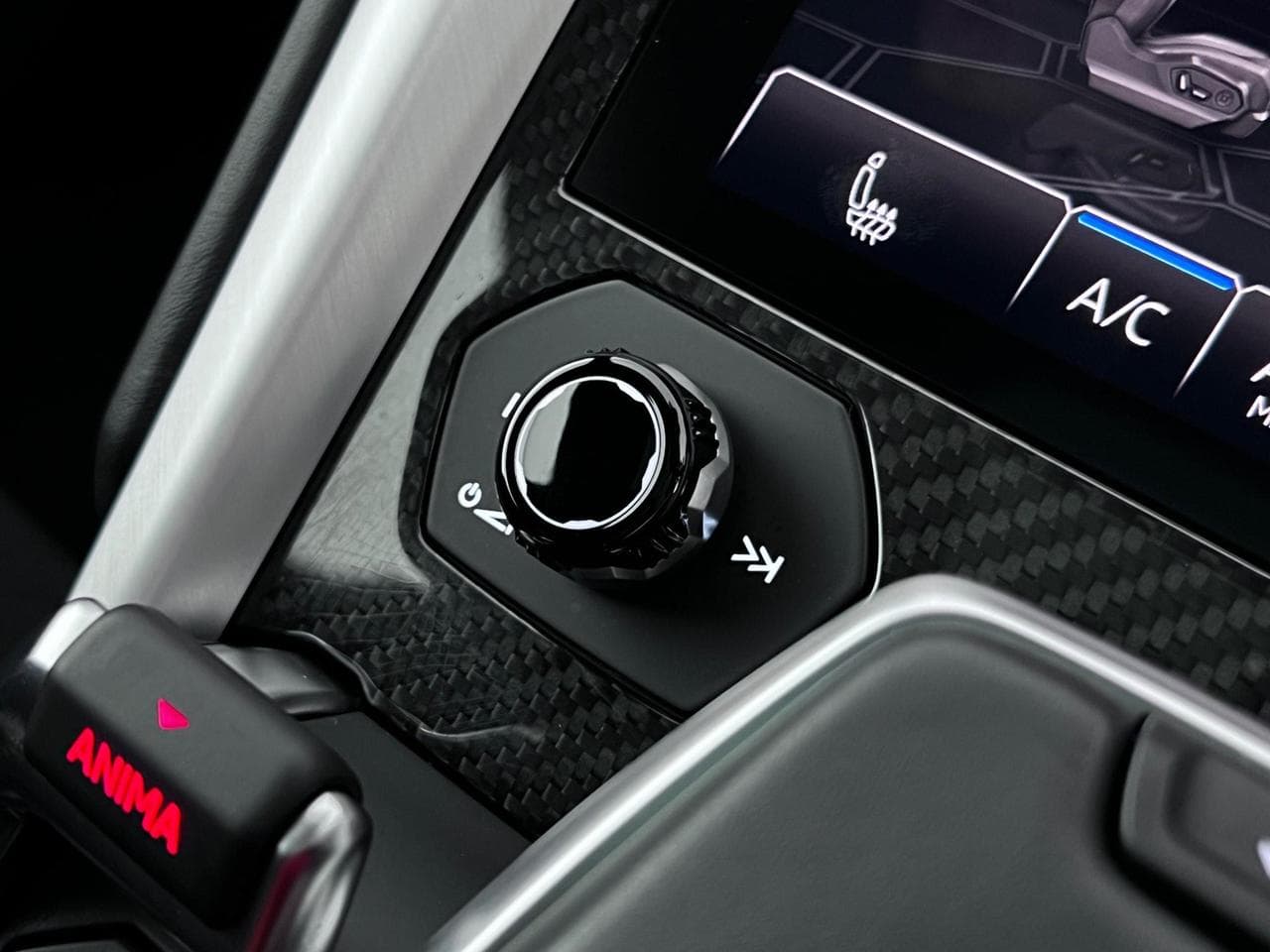 LAMBORGHINI Urus thumbnail Misc Controls
