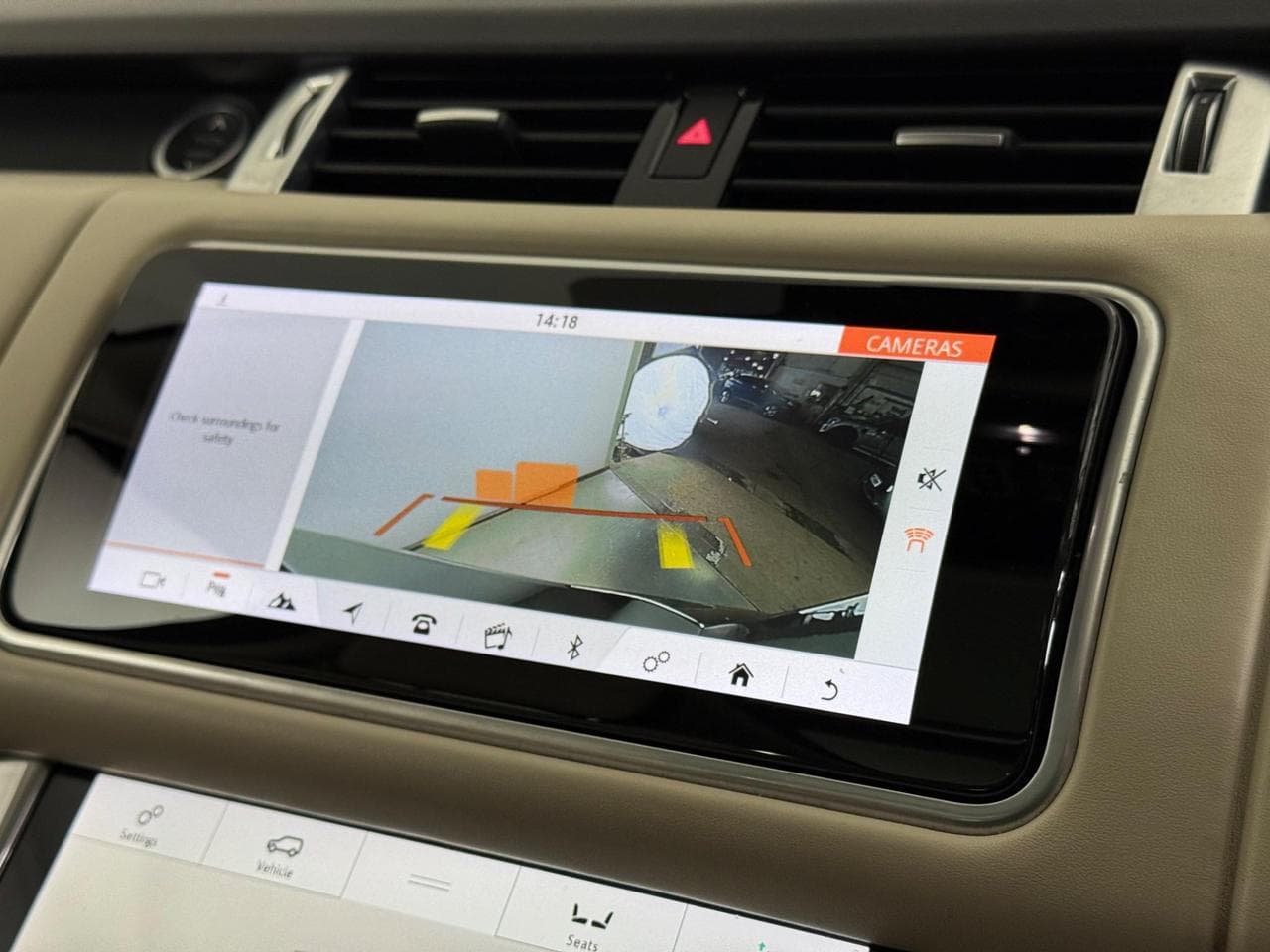 LAND ROVER Range Rover Sport thumbnail Infotainment System