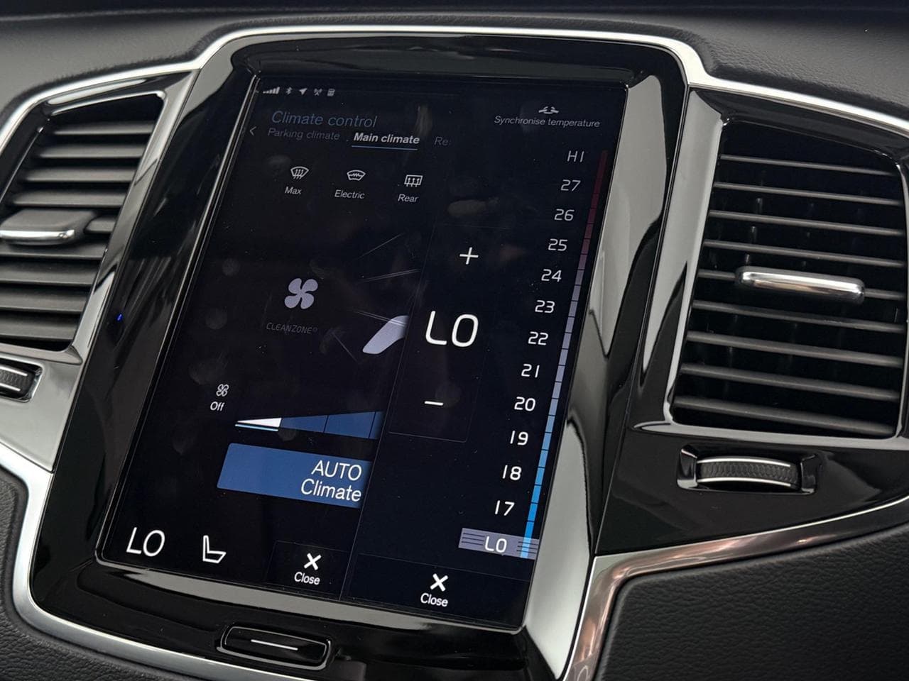 VOLVO XC90 thumbnail Infotainment System