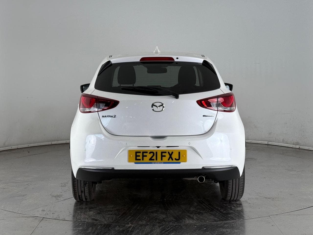 MAZDA 2 thumbnail Rear