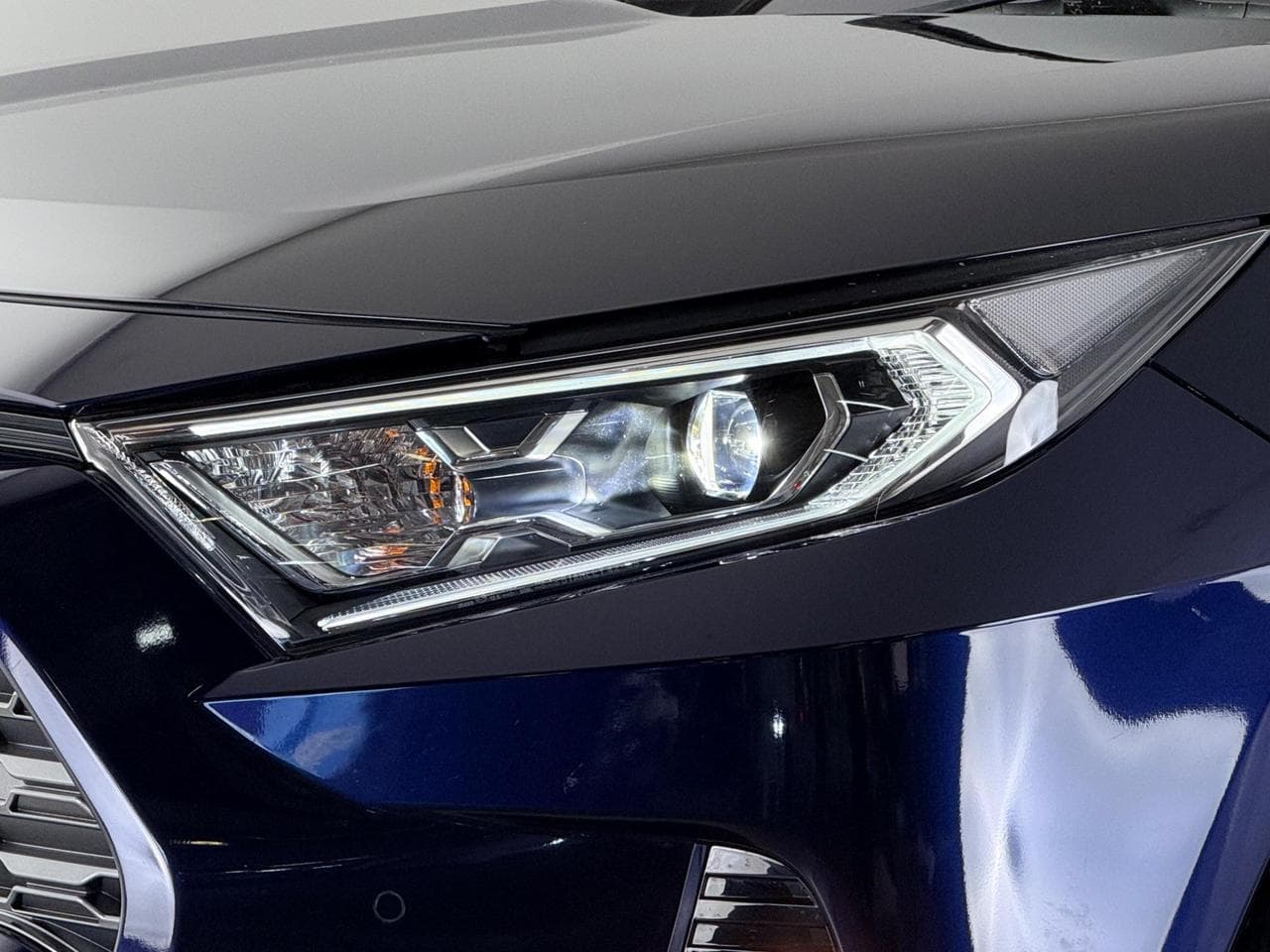 TOYOTA RAV4 thumbnail Lights Front