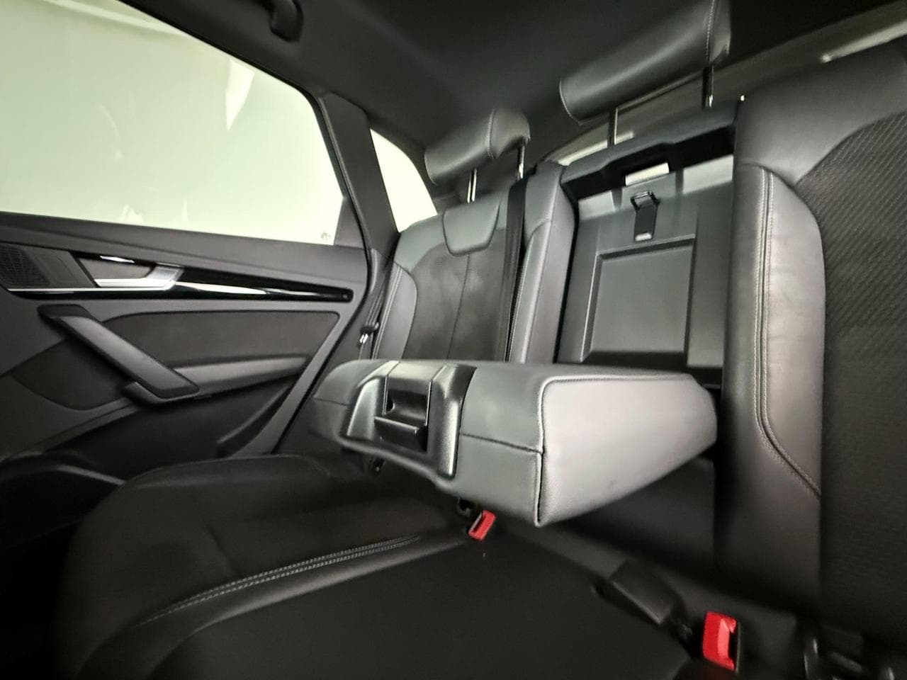 AUDI Q5 thumbnail Seats Rear