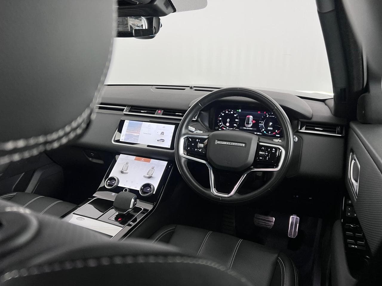 LAND ROVER Range Rover Velar thumbnail Interior Front