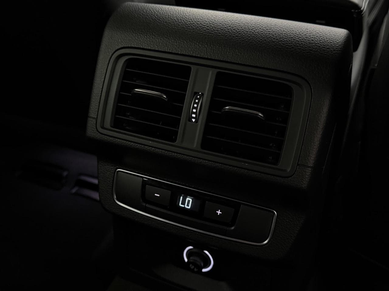 AUDI Q5 thumbnail Misc Controls