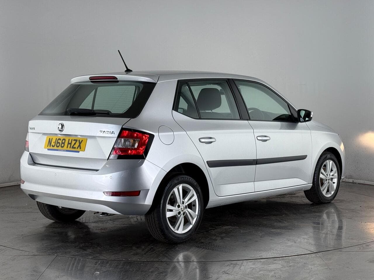 SKODA Fabia thumbnail Rear Right