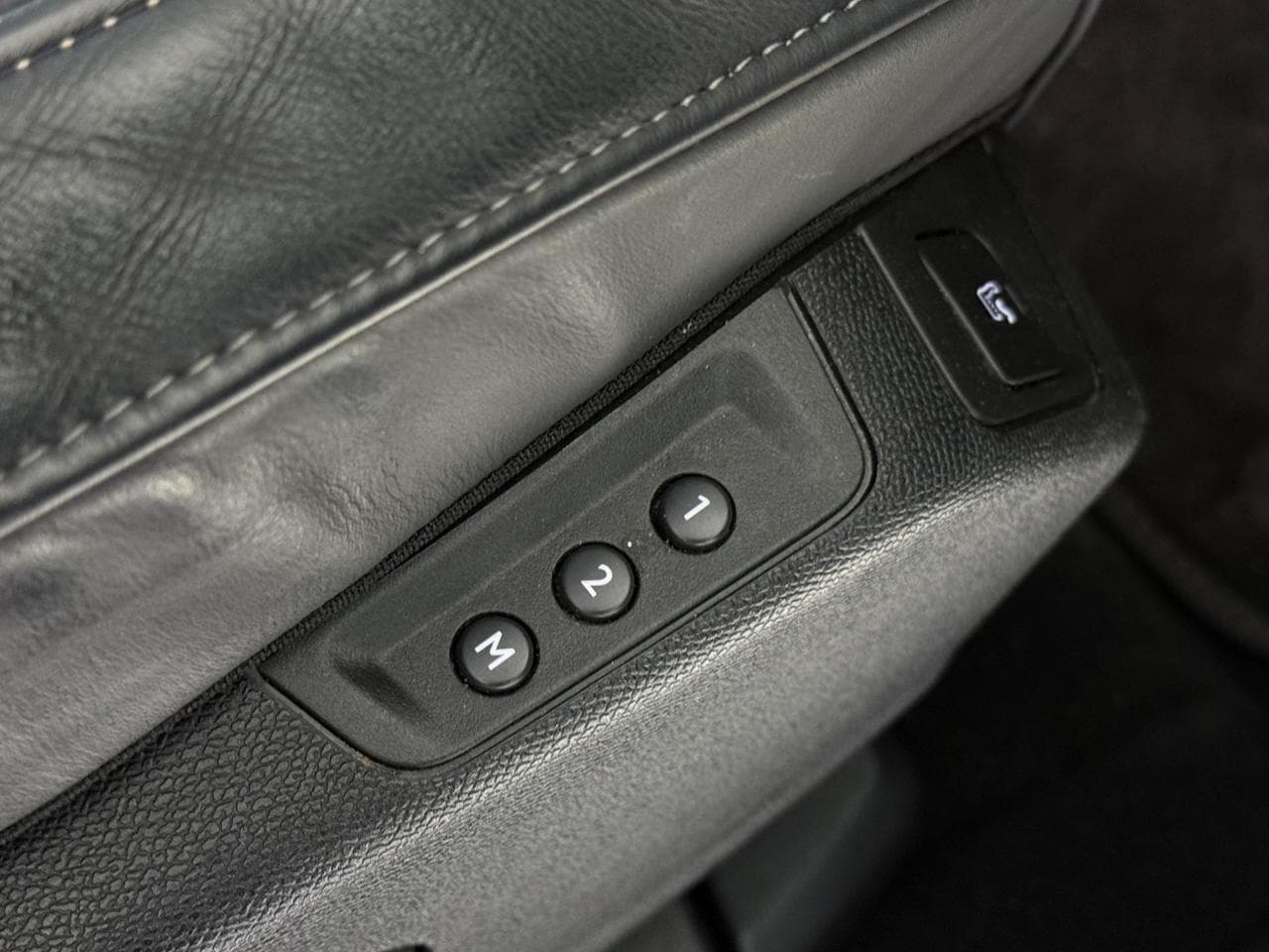 DS 7 Crossback thumbnail Misc Controls
