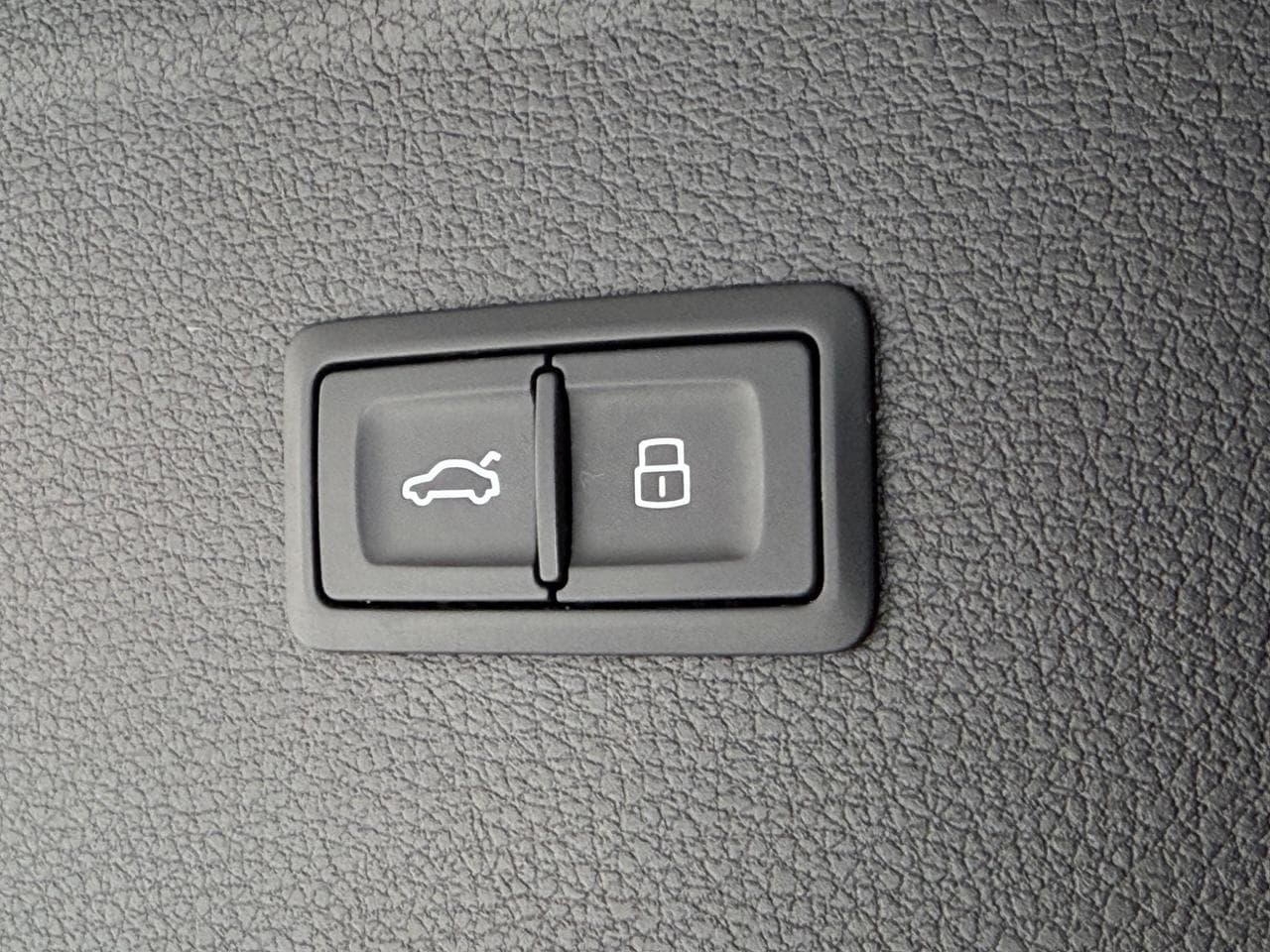 AUDI Q5 thumbnail Misc Controls