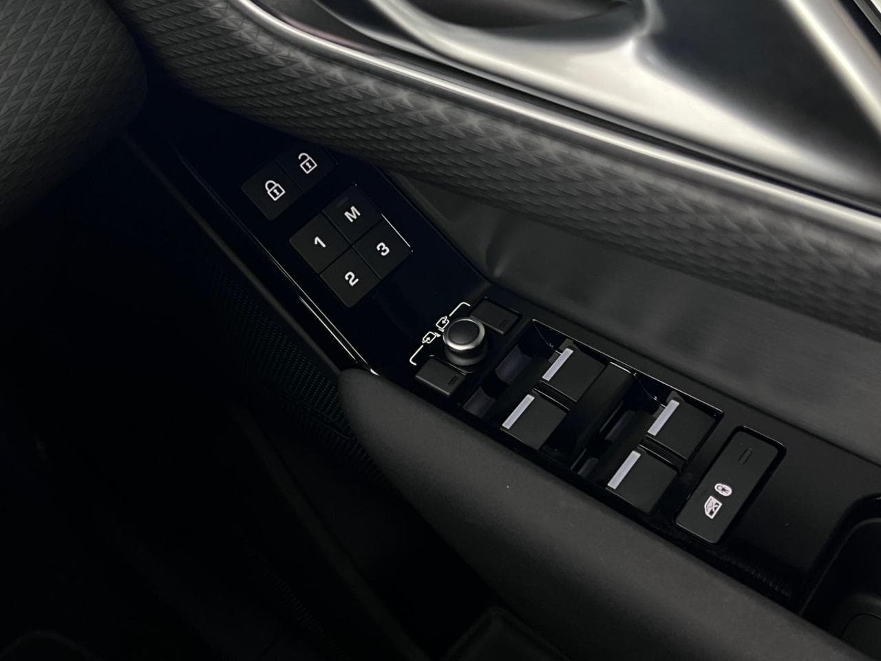 LAND ROVER RANGE ROVER VELAR thumbnail Misc Controls
