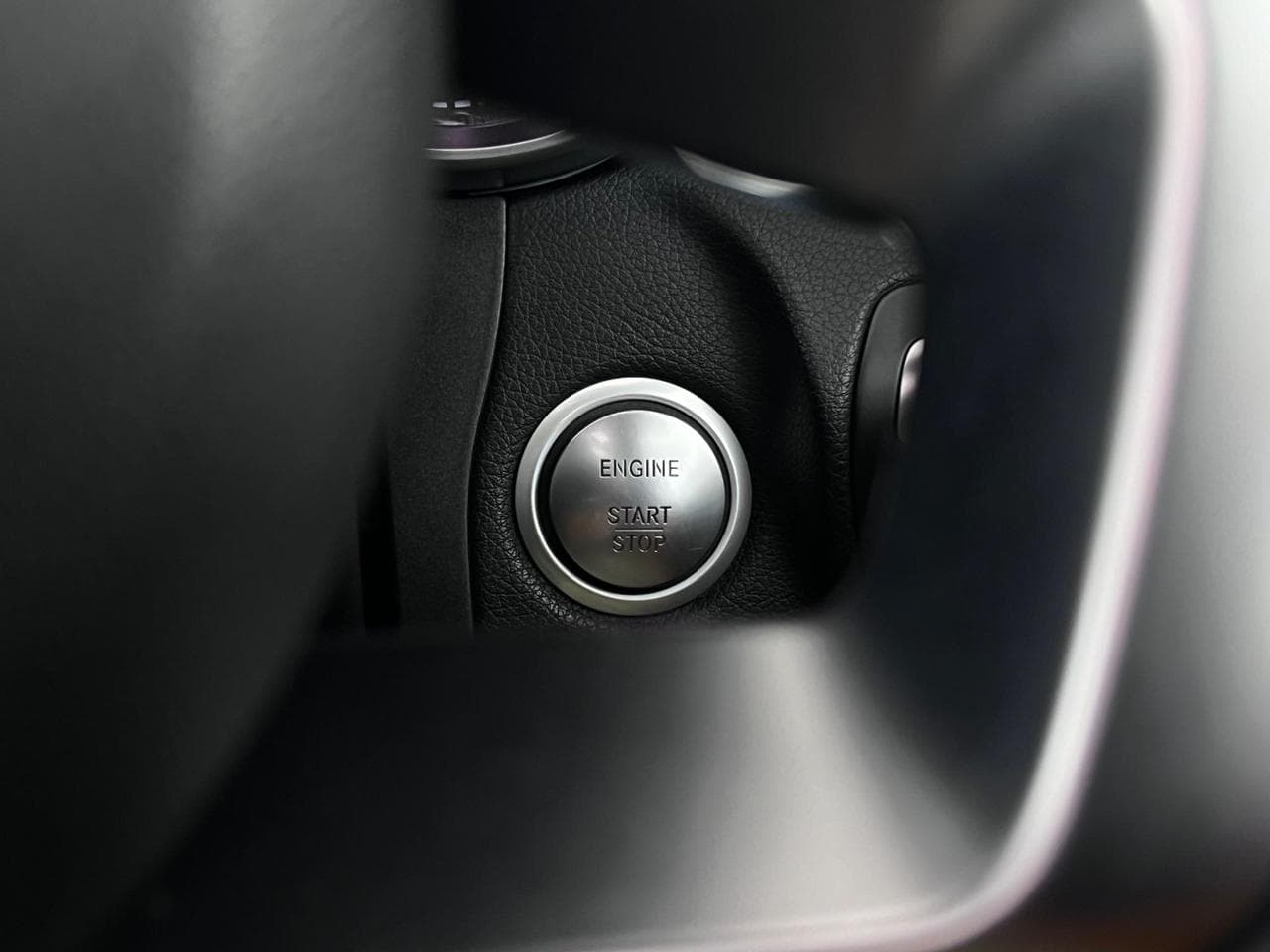 MERCEDES-BENZ C-Class thumbnail Misc Controls