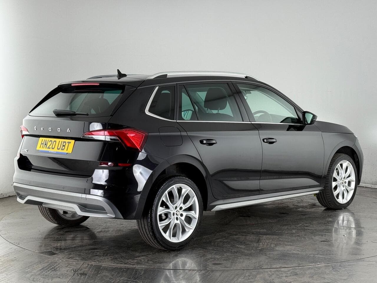 SKODA Kamiq thumbnail Rear Right