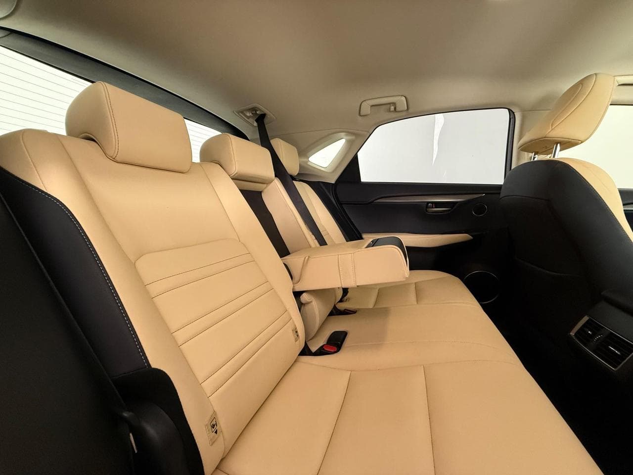 LEXUS NX thumbnail Seats Rear