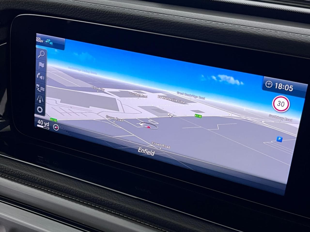 MERCEDES-BENZ G-Class thumbnail Infotainment System