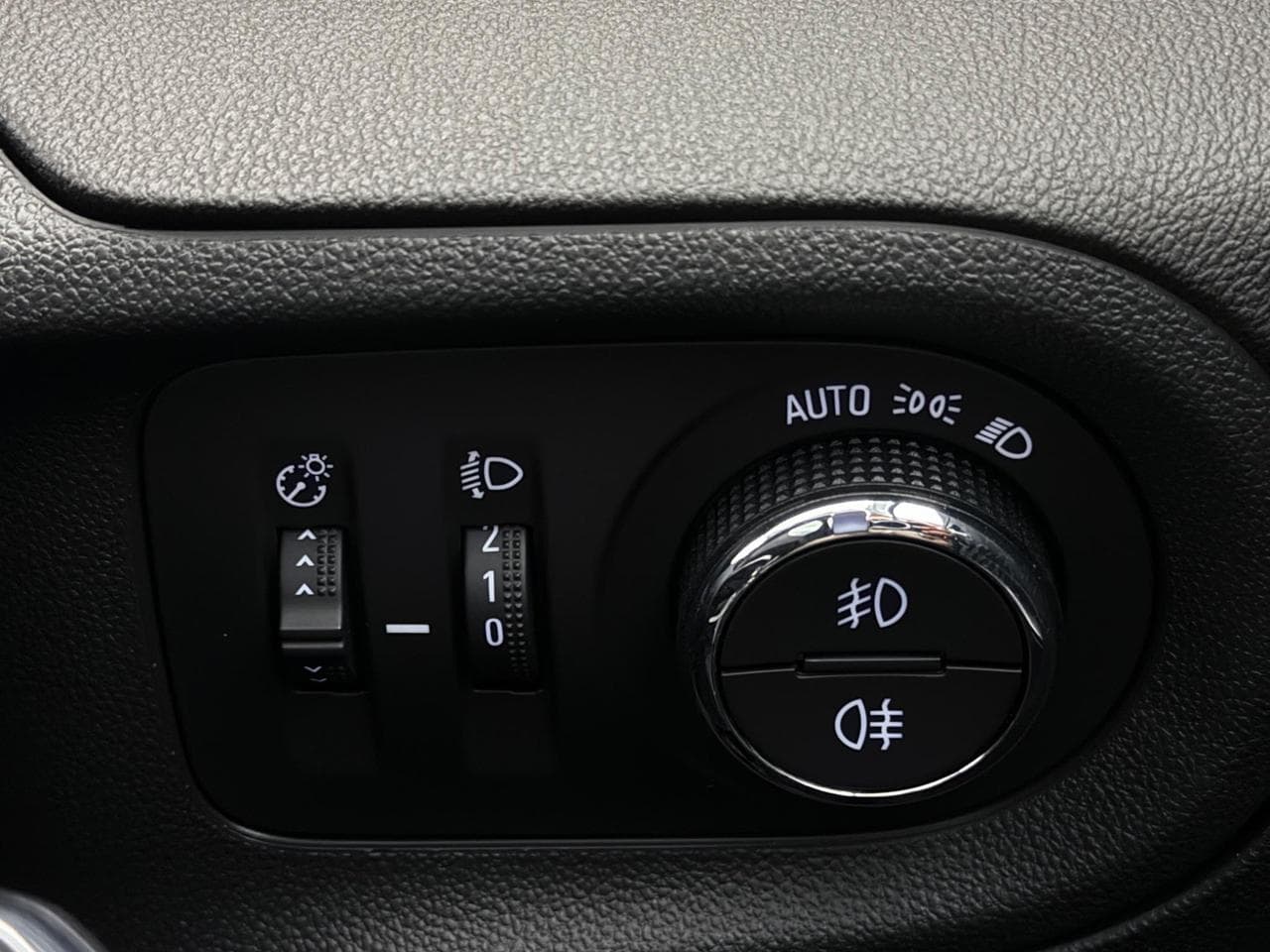 VAUXHALL Grandland X thumbnail Misc Controls