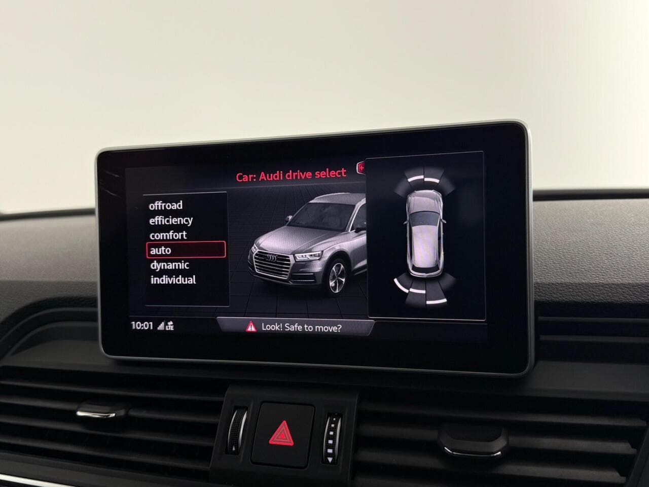 AUDI Q5 thumbnail Infotainment System