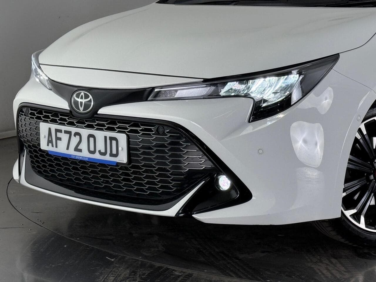 TOYOTA Corolla thumbnail Lights Front