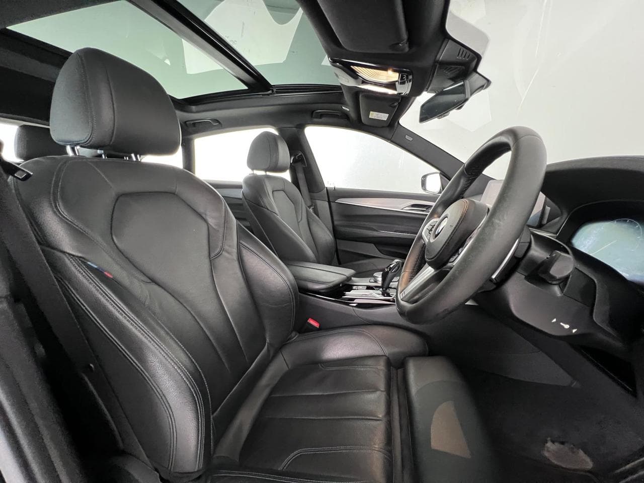 BMW 6 SERIES thumbnail Seat Driver