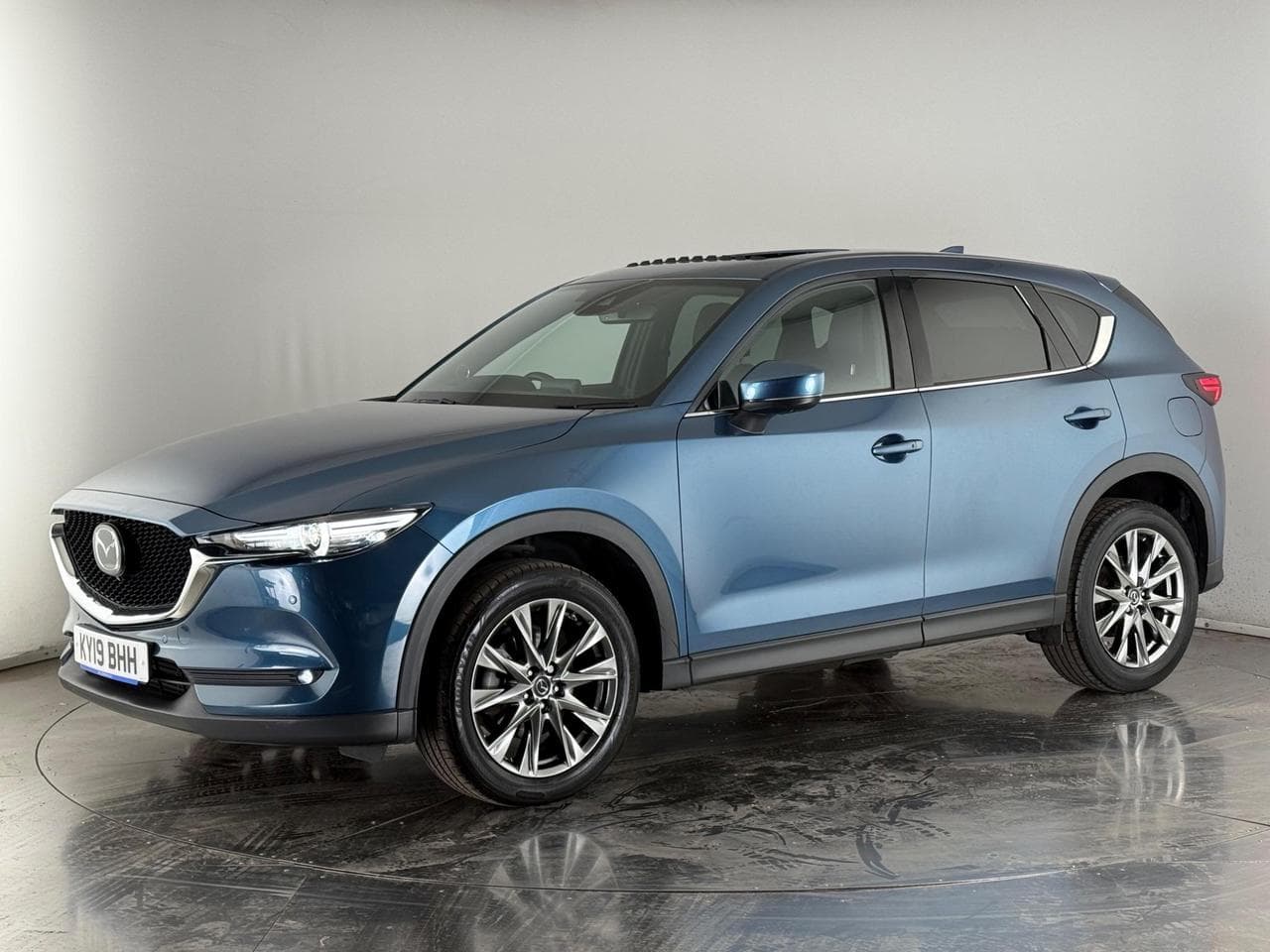 MAZDA CX-5 thumbnail Front Left