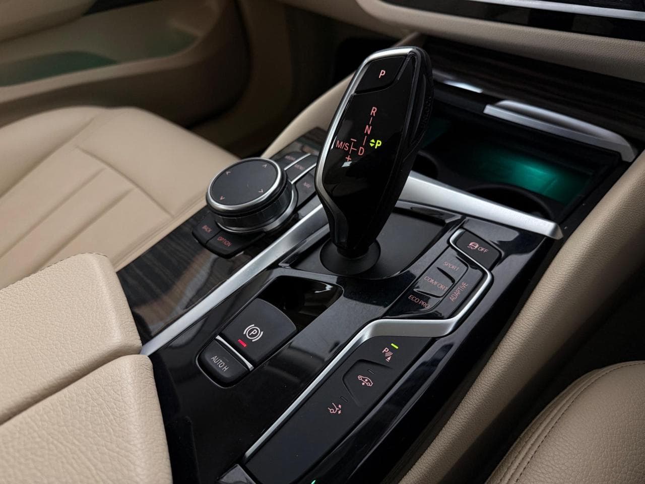 BMW 6 Series thumbnail Interior Front